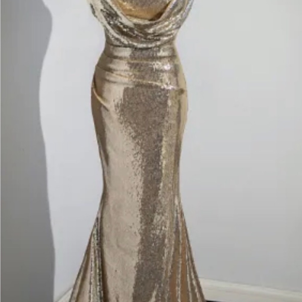 Gold evening gown - Picture 3 of 10